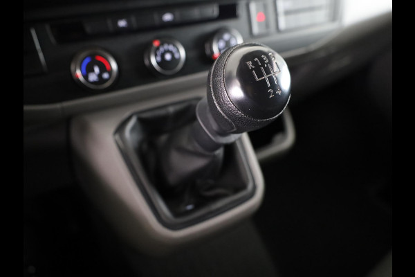 Volkswagen Transporter 2.0 TDI L2H1 28 Comfortline 110 pk | Verlengde garantie | Navigatie via App | Parkeersensoren achter | Cruise control |