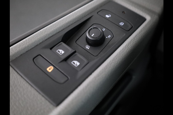 Volkswagen Transporter 2.0 TDI L2H1 28 Comfortline 110 pk | Verlengde garantie | Navigatie via App | Parkeersensoren achter | Cruise control |