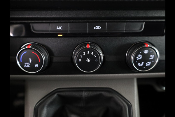 Volkswagen Transporter 2.0 TDI L2H1 28 Comfortline 110 pk | Verlengde garantie | Navigatie via App | Parkeersensoren achter | Cruise control |