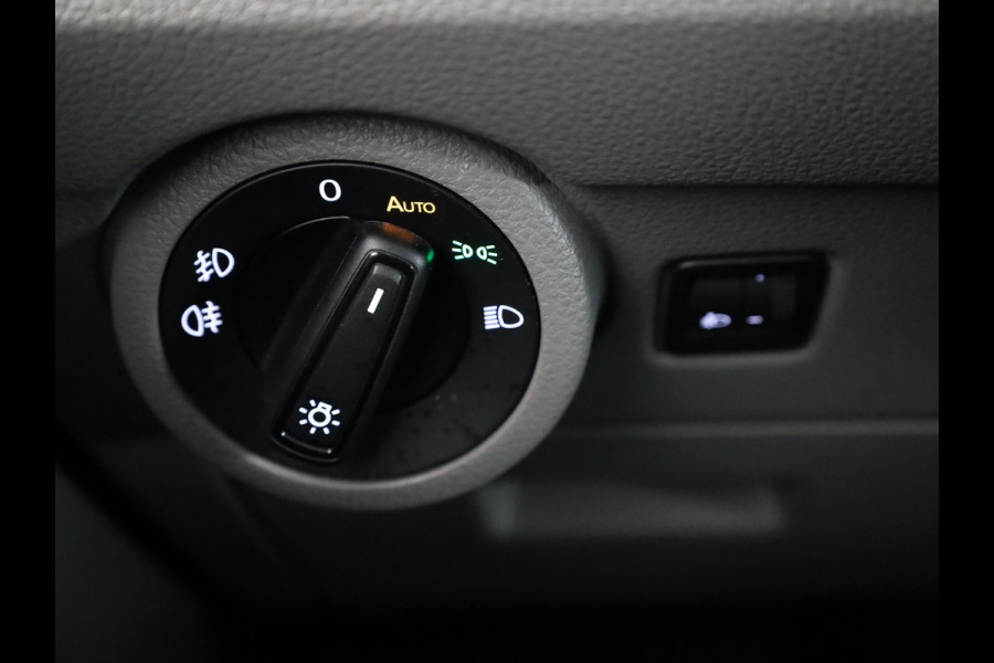 Volkswagen Transporter 2.0 TDI L2H1 28 Comfortline 110 pk | Verlengde garantie | Navigatie via App | Parkeersensoren achter | Cruise control |