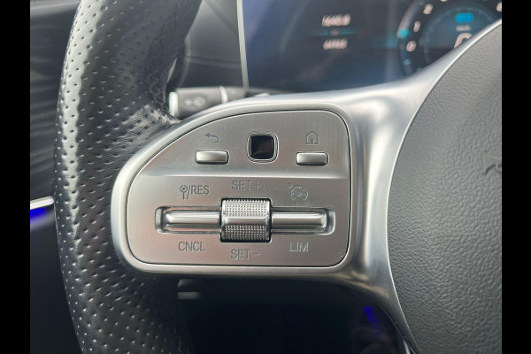 Mercedes-Benz E-Klasse 300 e AMG Line | 320pk PHEV | Elektrisch panoramadak / schuifdak | Stoelverwarming | Bestuurdersstoel Met Geheugen | Achteruitrijcamera