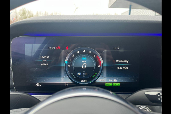Mercedes-Benz E-Klasse 300 e AMG Line | 320pk PHEV | Elektrisch panoramadak / schuifdak | Stoelverwarming | Bestuurdersstoel Met Geheugen | Achteruitrijcamera