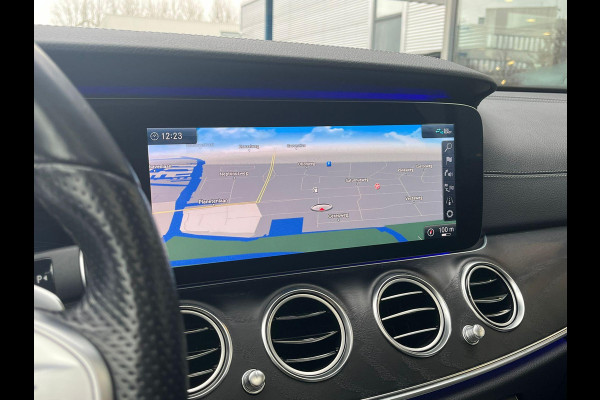 Mercedes-Benz E-Klasse 300 e AMG Line | 320pk PHEV | Elektrisch panoramadak / schuifdak | Stoelverwarming | Bestuurdersstoel Met Geheugen | Achteruitrijcamera