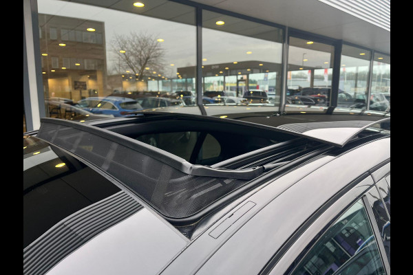 Mercedes-Benz E-Klasse 300 e AMG Line | 320pk PHEV | Elektrisch panoramadak / schuifdak | Stoelverwarming | Bestuurdersstoel Met Geheugen | Achteruitrijcamera