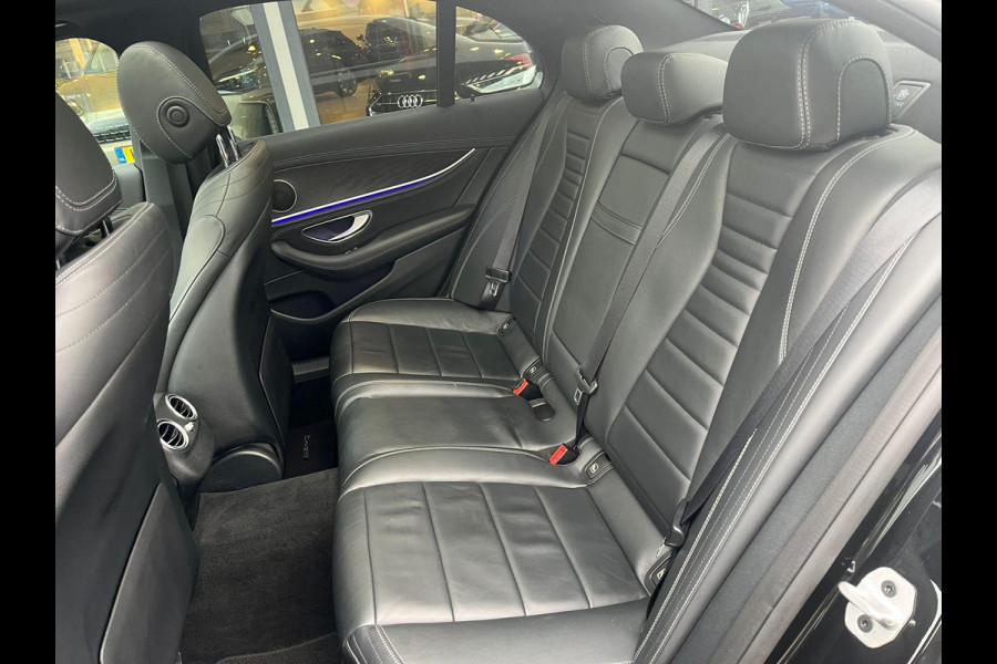 Mercedes-Benz E-Klasse 300 e AMG Line | 320pk PHEV | Elektrisch panoramadak / schuifdak | Stoelverwarming | Bestuurdersstoel Met Geheugen | Achteruitrijcamera