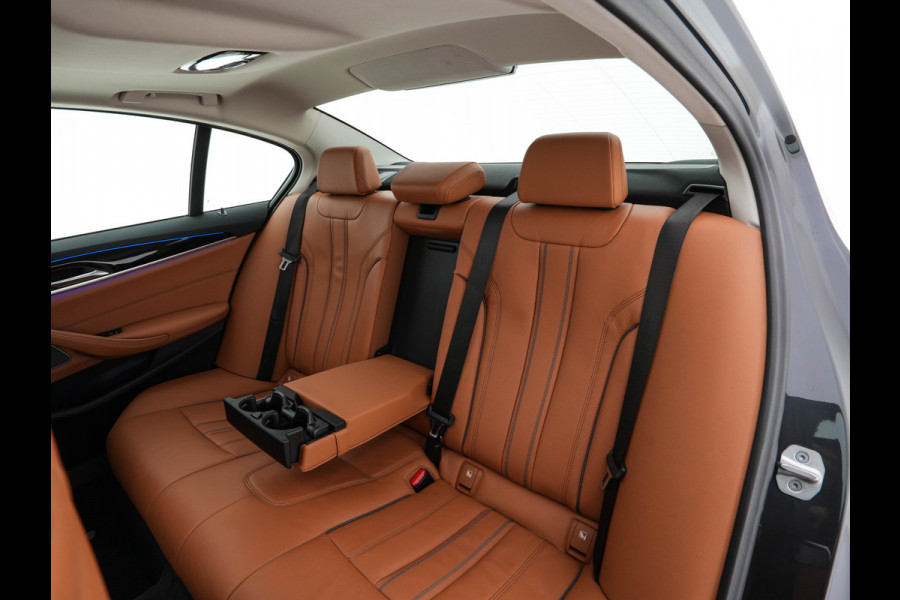 Alpina BMW ALPINA D5 S "Limousine nr.121" ALLRAD Aut. *PANO | LEATHER | HARMAN/KARDON | FULL-LED | ADAPTIVE-CRUISE | MEMORY-PACK | DIGI-COCKPIT | CAMERA | NAVI-FULLMAP | HEATED-COMFORTSEATS | AMBIENTLIGHT | SHIFTPADDLES |  TOWBAR | DAB | ..