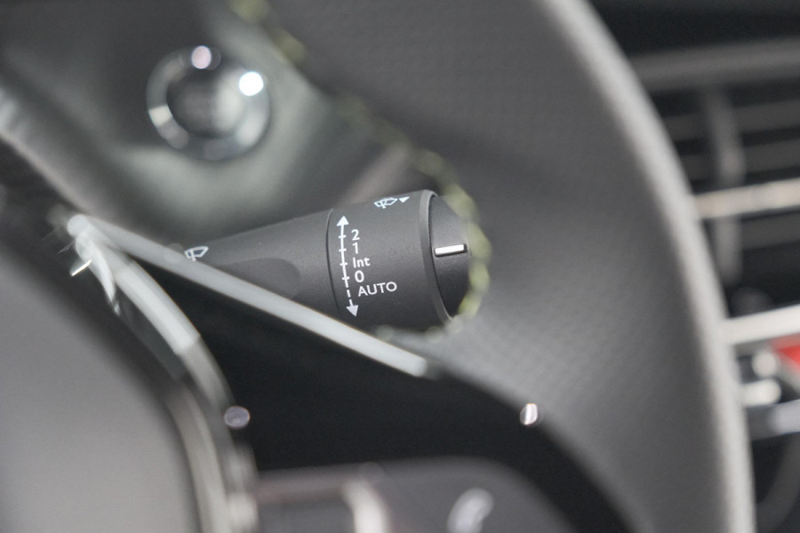 Peugeot e-2008 EV GT Avantage 54 kWh | 360 Camera | Massage Functie | Dodehoekdetectie | Stoelverwarming