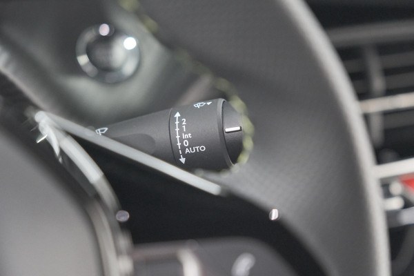 Peugeot e-2008 EV GT Avantage 54 kWh | 360 Camera | Massage Functie | Dodehoekdetectie | Stoelverwarming