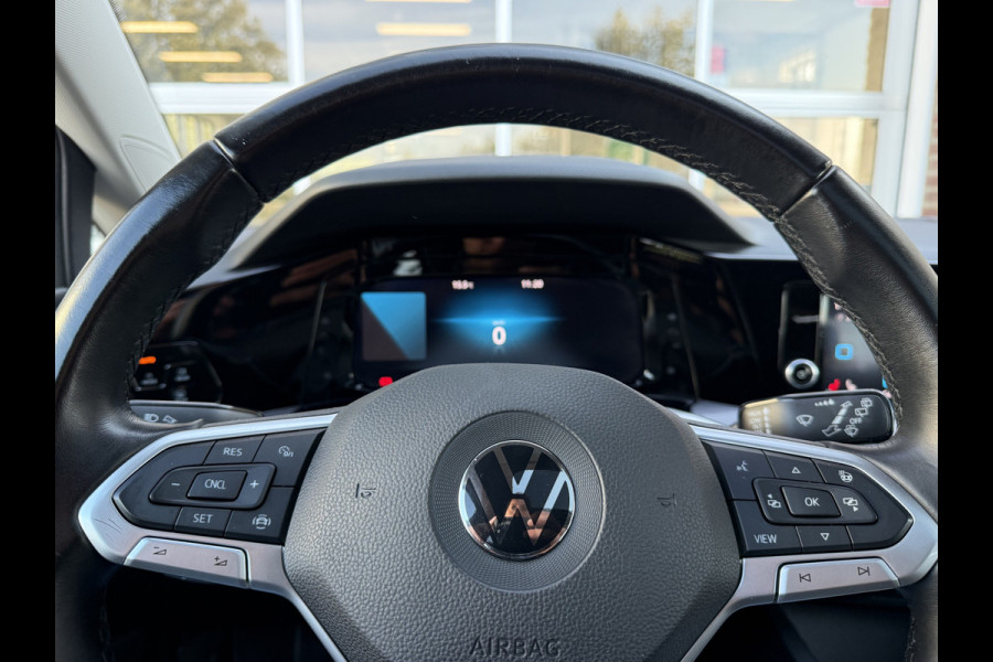 Volkswagen Golf 1.5 TSI Life Panoramadak, 18''Lmv, Winterpakket