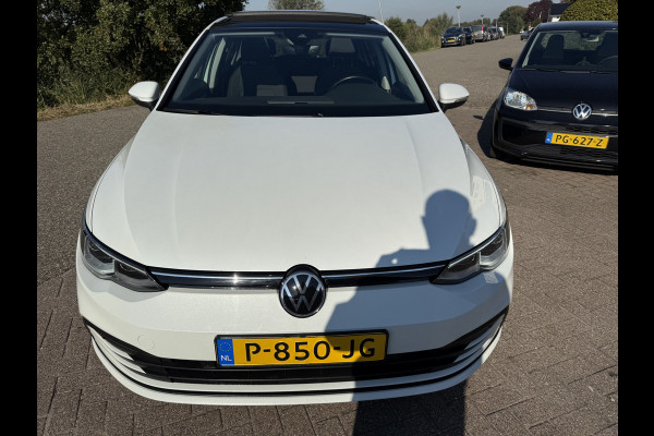 Volkswagen Golf 1.5 TSI Life Panoramadak, 18''Lmv, Winterpakket