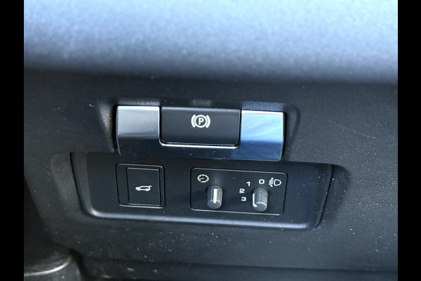 Land Rover Discovery Sport D150 2.0 R-Dynamic S NL. Auto, Navi, Camera, Trekhaak.