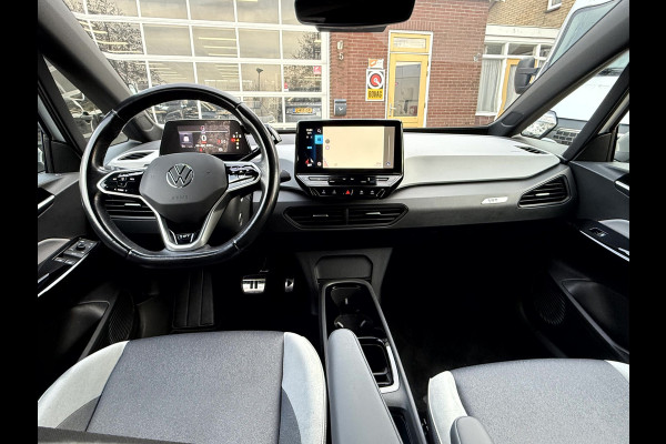 Volkswagen ID.3 First Plus 58 kWh SOH 92.8%, Camera, Trekhaak, 19''Lmv