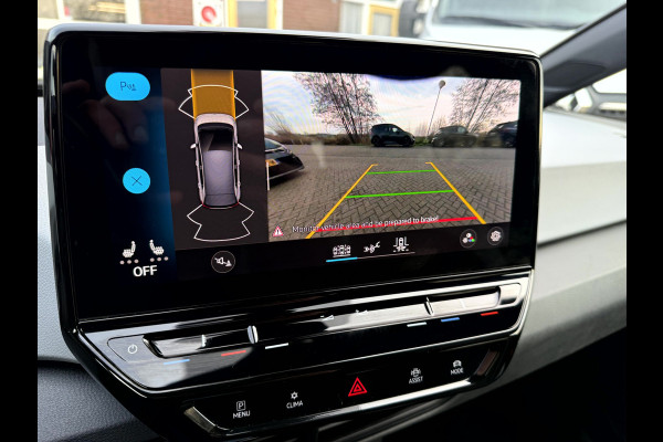 Volkswagen ID.3 First Plus 58 kWh SOH 92.8%, Camera, Trekhaak, 19''Lmv