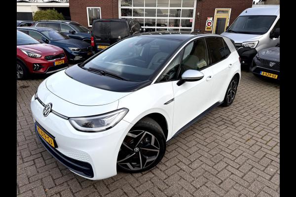 Volkswagen ID.3 First Plus 58 kWh SOH 92.8%, Camera, Trekhaak, 19''Lmv