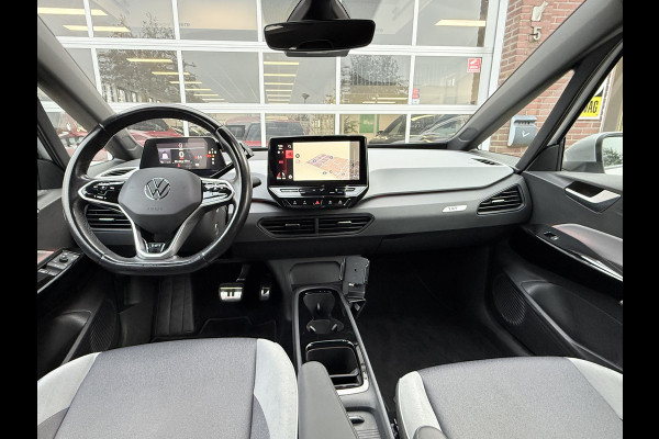 Volkswagen ID.3 First Plus 58 kWh SOH 91.6%,Camera, Trekhaak, 19''Lmv