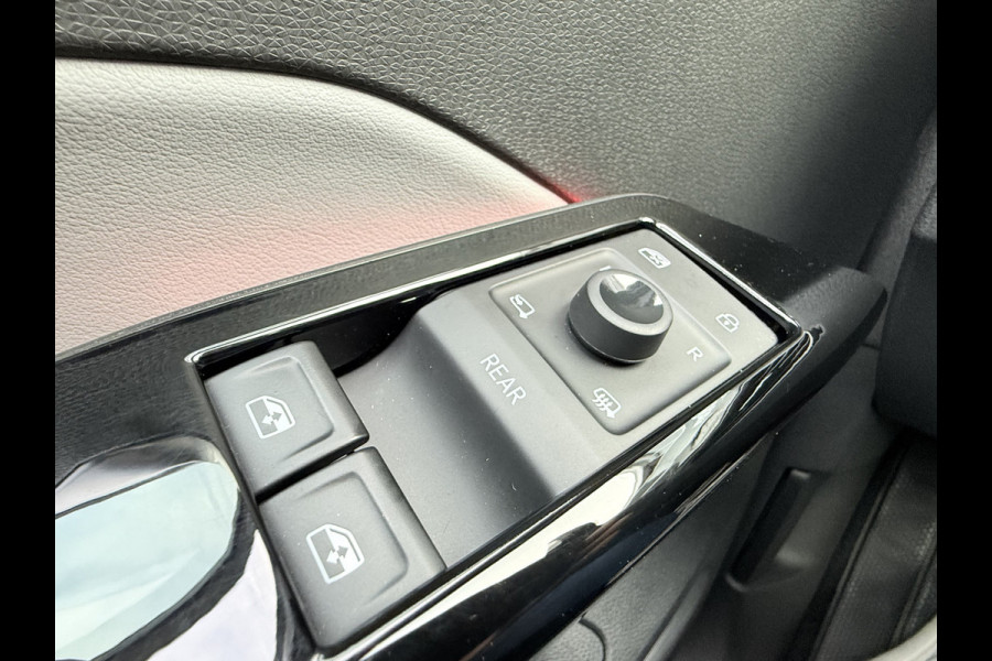 Volkswagen ID.3 First Plus 58 kWh SOH 91.6%,Camera, Trekhaak, 19''Lmv