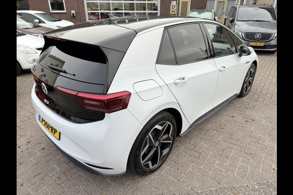 Volkswagen ID.3 First Plus 58 kWh SOH 91.6%,Camera, Trekhaak, 19''Lmv