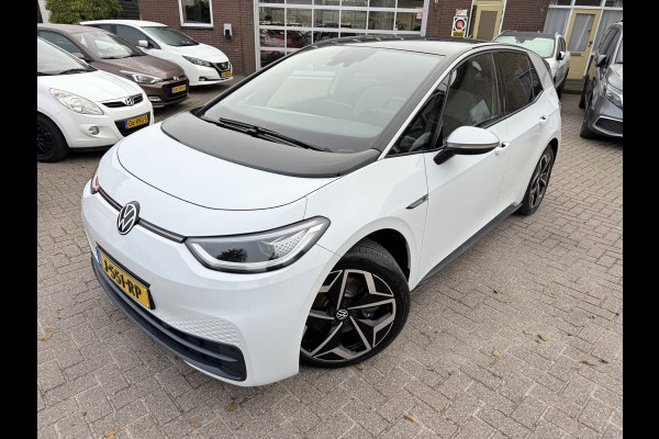 Volkswagen ID.3 First Plus 58 kWh SOH 91.6%,Camera, Trekhaak, 19''Lmv