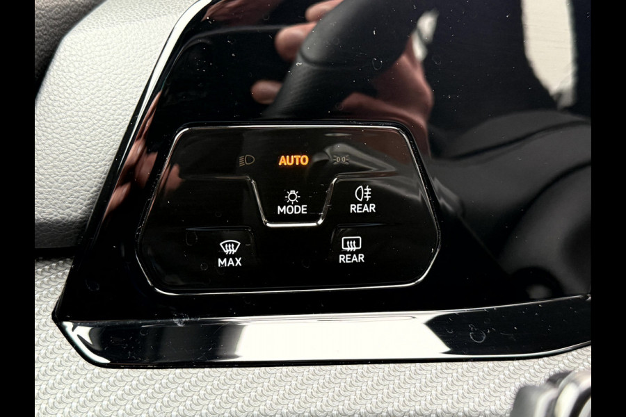 Volkswagen Golf Variant 1.5 TSI R-Line NL. Auto, Camera, Trekhaak, Virt. Display