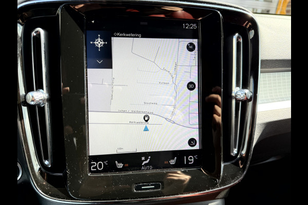 Volvo XC40 1.5 T3 Momentum Pro Panoramadak, Trekhaak, Camera