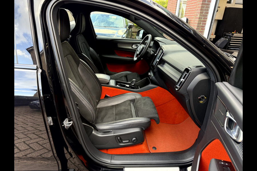 Volvo XC40 Recharge P8 AWD R-Design SOH 92.3%, Panoramadak, Camera, 19'Lmv