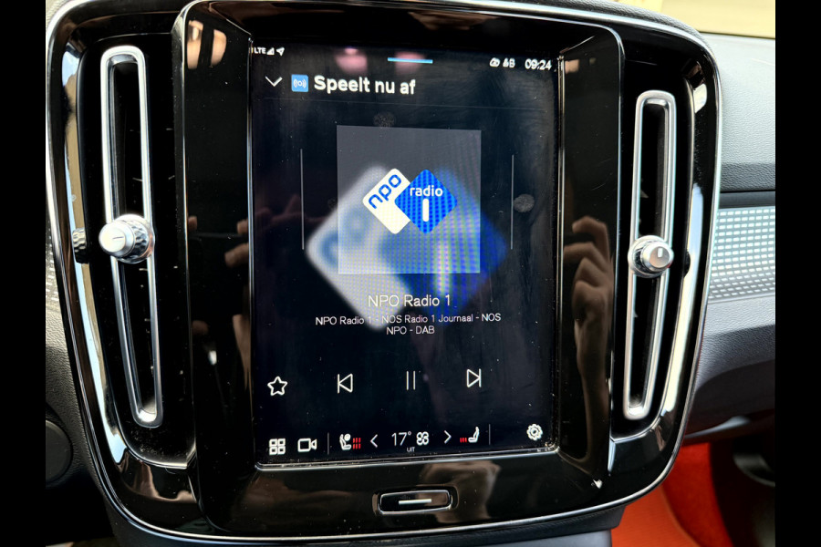 Volvo XC40 Recharge P8 AWD R-Design SOH 92.3%, Panoramadak, Camera, 19'Lmv