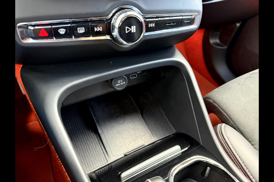 Volvo XC40 Recharge P8 AWD R-Design SOH 92.3%, Panoramadak, Camera, 19'Lmv