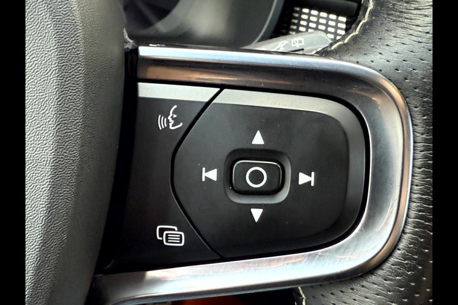 Volvo XC40 Recharge P8 AWD R-Design SOH 92.3%, Panoramadak, Camera, 19'Lmv