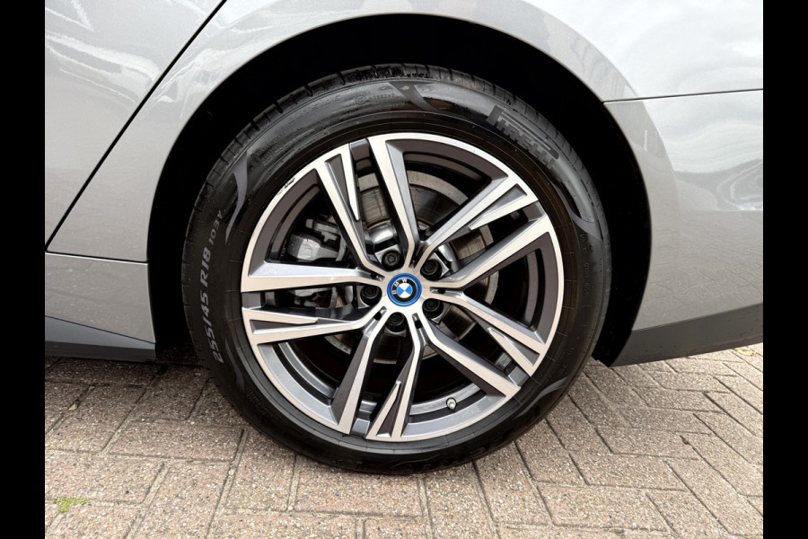 BMW i4 eDrive40 High Executive 84 kWh SOH 93.6%, Camera, 18''Lmv,  elek.Trekhaak