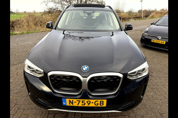 BMW iX3 Executive 80 kWh SOH 97.2%,  Panoramadak, Camera, Carplay/Android