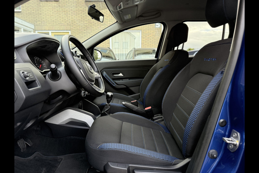 Dacia Duster 1.3 TCe 150pk Serie Limitee 15th Anniversary Trekhaak, 360 camera