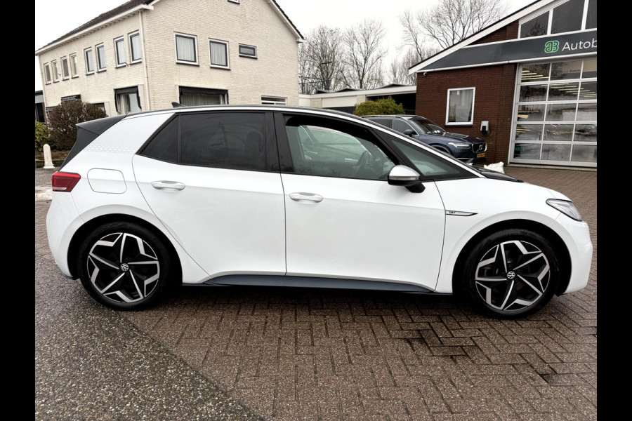 Volkswagen ID.3 First Plus 58 kWh SOH 90.7%, Camera, Trekhaak, 19''Lmv