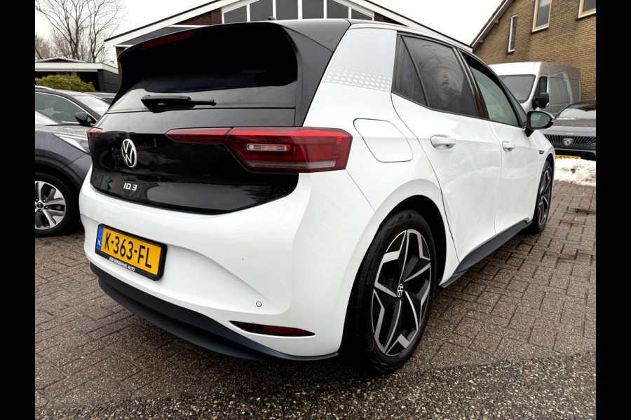 Volkswagen ID.3 First Plus 58 kWh SOH 90.7%, Camera, Trekhaak, 19''Lmv