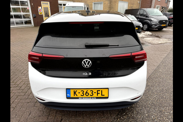 Volkswagen ID.3 First Plus 58 kWh SOH 90.7%, Camera, Trekhaak, 19''Lmv