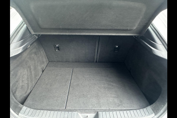 Mazda CX-30 2.0 e-SkyActiv-G M Hybrid Comfort | PARKEER SENSOREN VOOR EN ACHTER | ACHTERUITRIJ CAMERA | HEADUP DISPLAY |