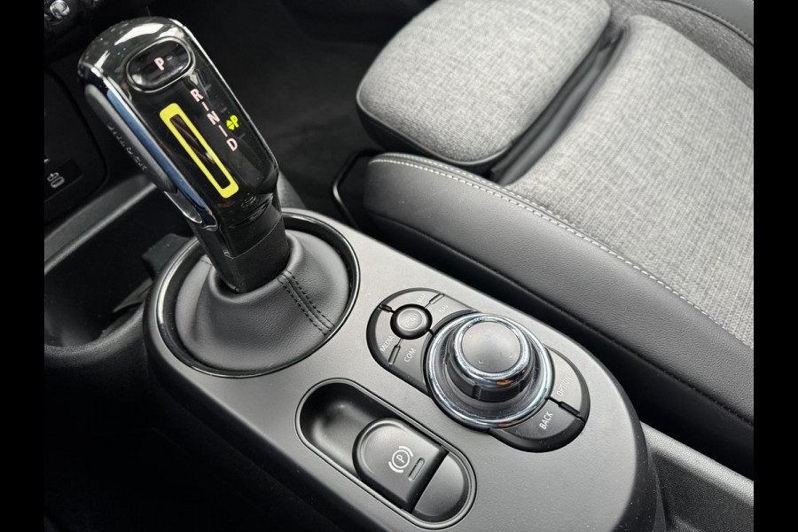 MINI Cooper SE Classic 33 kWh Head-Up Harman/Kardon Panoramadak . Neem contact op en we maken een afspraak!