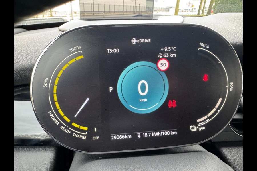 MINI Cooper SE Classic 33 kWh Head-Up Harman/Kardon Panoramadak . Neem contact op en we maken een afspraak!