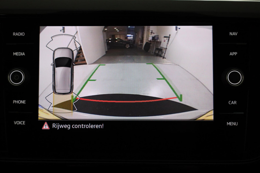 Volkswagen T-Cross 1.0 TSI Life 110 pk Automaat (DSG) | | Navigatie | Parkeersensoren | Achteruitrijcamera