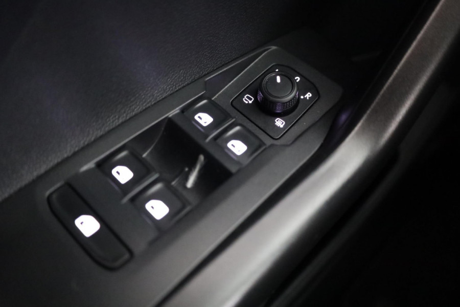 Volkswagen T-Cross 1.0 TSI Life 110 pk Automaat (DSG) | | Navigatie | Parkeersensoren | Achteruitrijcamera