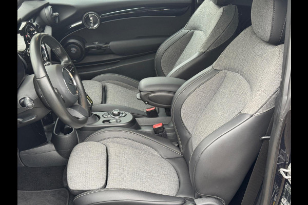 MINI Cooper SE Classic 33 kWh Head-Up Harman/Kardon Panoramadak . Neem contact op en we maken een afspraak!