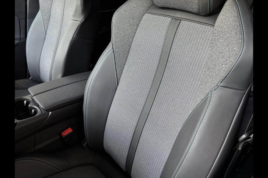 Peugeot 5008 1.2 130PK ALLURE PACK 7PERS NAVI CAMERA ZWARTE HEMEL LED LMV 7P 7 Persoons