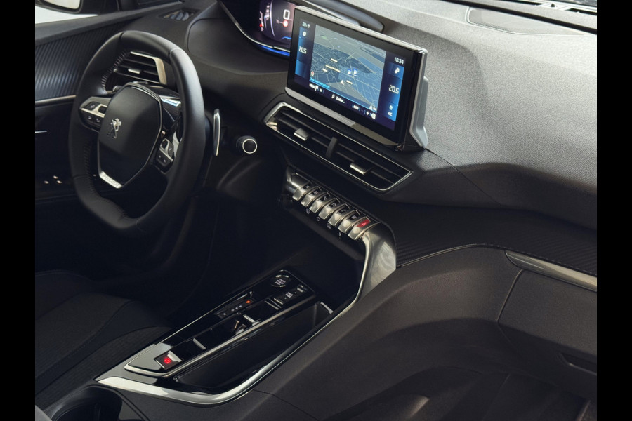 Peugeot 5008 1.2 130PK ALLURE PACK 7PERS NAVI CAMERA ZWARTE HEMEL LED LMV 7P 7 Persoons