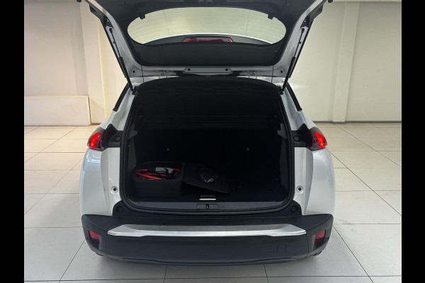Peugeot e-2008 EV Active Pack 50 kWh Navigatie | Parkeersensoren achter | Cruise control