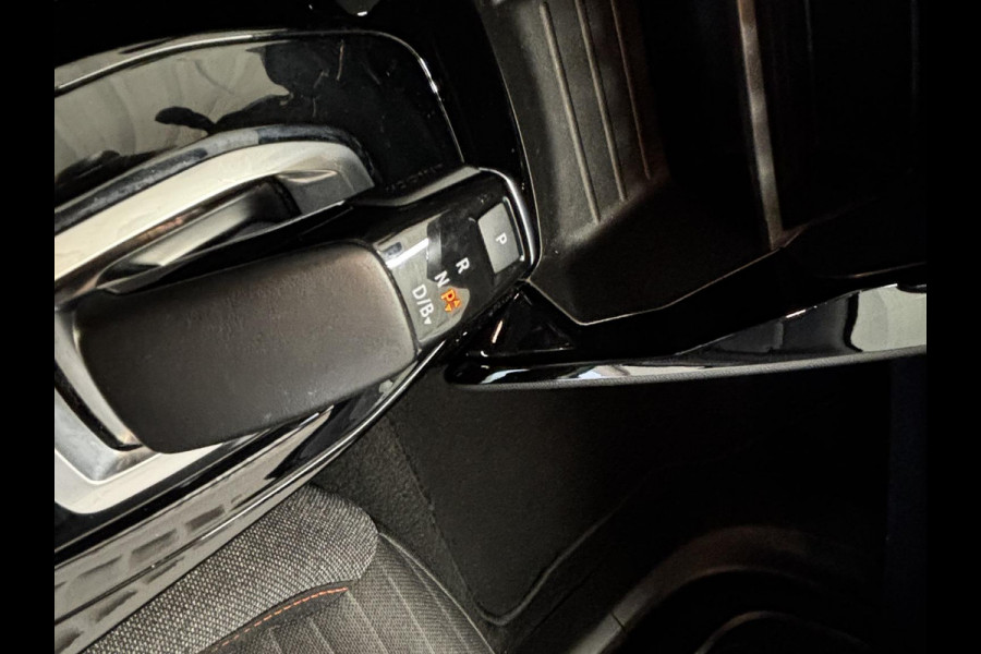 Peugeot e-2008 EV Active Pack 50 kWh Navigatie | Parkeersensoren achter | Cruise control