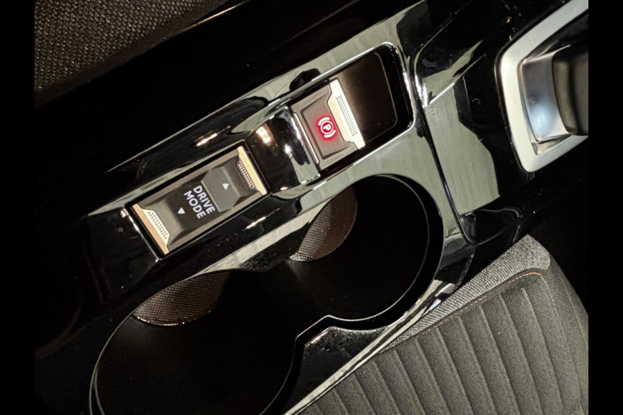 Peugeot e-2008 EV Active Pack 50 kWh Navigatie | Parkeersensoren achter | Cruise control