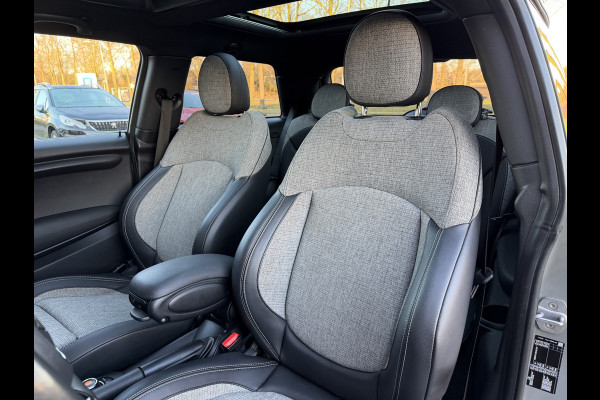 MINI Mini 1.5 Cooper Chili Automaat / Carplay / Panoramadak / Navi / 17" LM /  PDC v+a