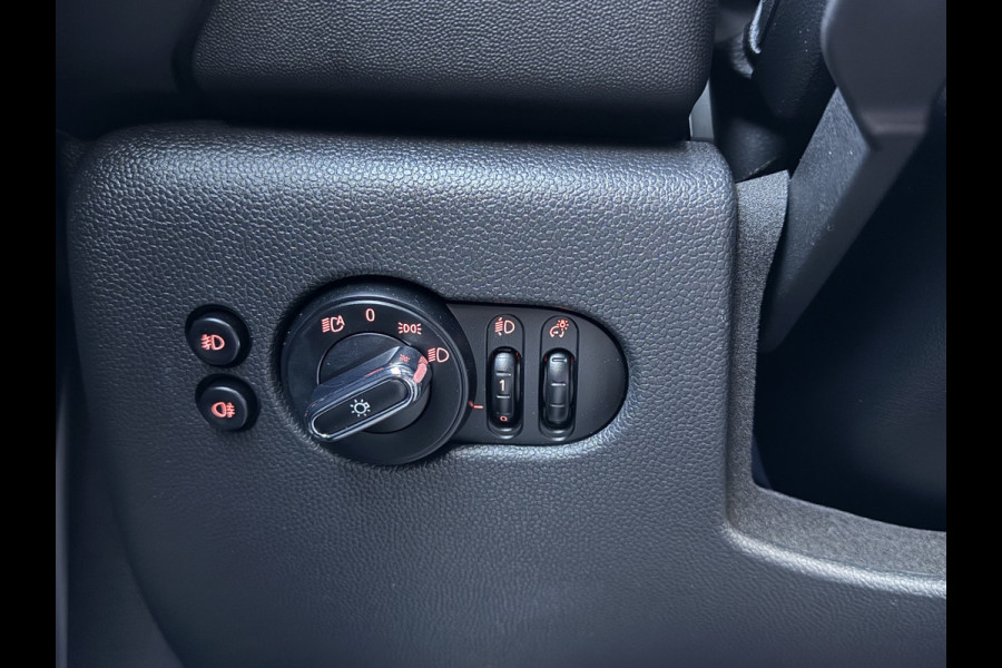 MINI Mini 1.5 Cooper Chili Automaat / Carplay / Panoramadak / Navi / 17" LM /  PDC v+a