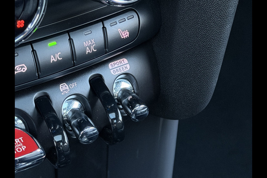 MINI Mini 1.5 Cooper Chili Automaat / Carplay / Panoramadak / Navi / 17" LM /  PDC v+a