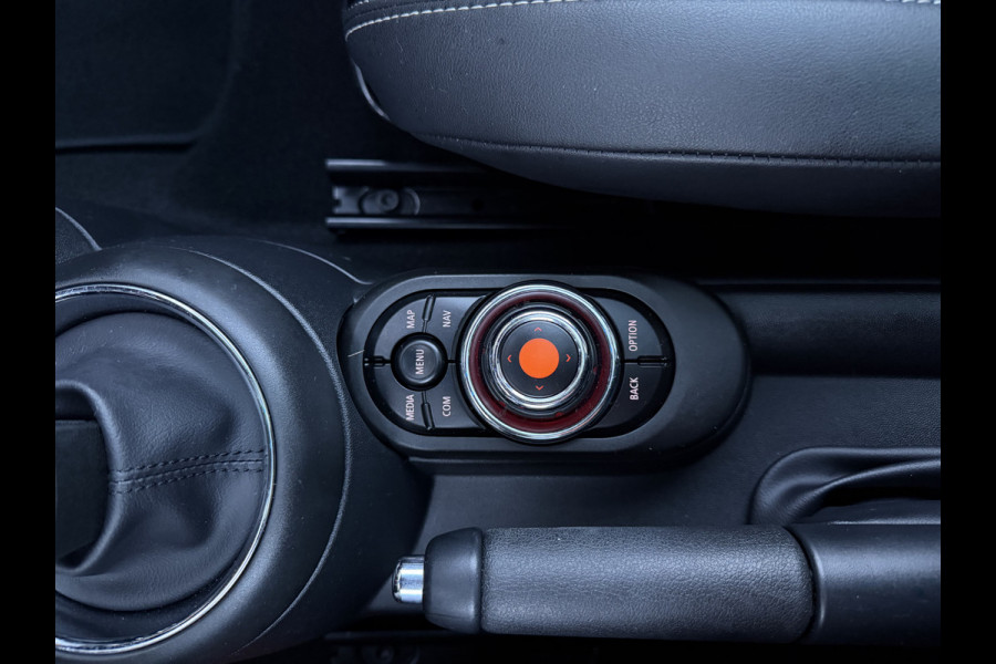 MINI Mini 1.5 Cooper Chili Automaat / Carplay / Panoramadak / Navi / 17" LM /  PDC v+a