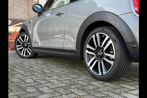 MINI Mini 1.5 Cooper Chili Automaat / Carplay / Panoramadak / Navi / 17" LM /  PDC v+a